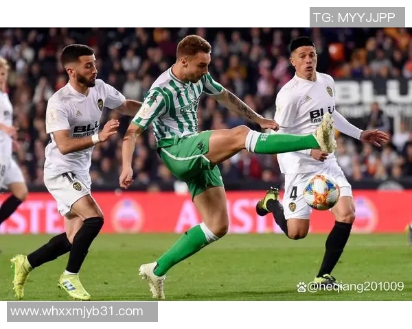 拉科鲁尼亚主场迎战巴伦西亚双方争夺西甲宝贵积分之战 拉科鲁尼亚主场迎战巴伦西亚双方争夺西甲宝贵积分之战